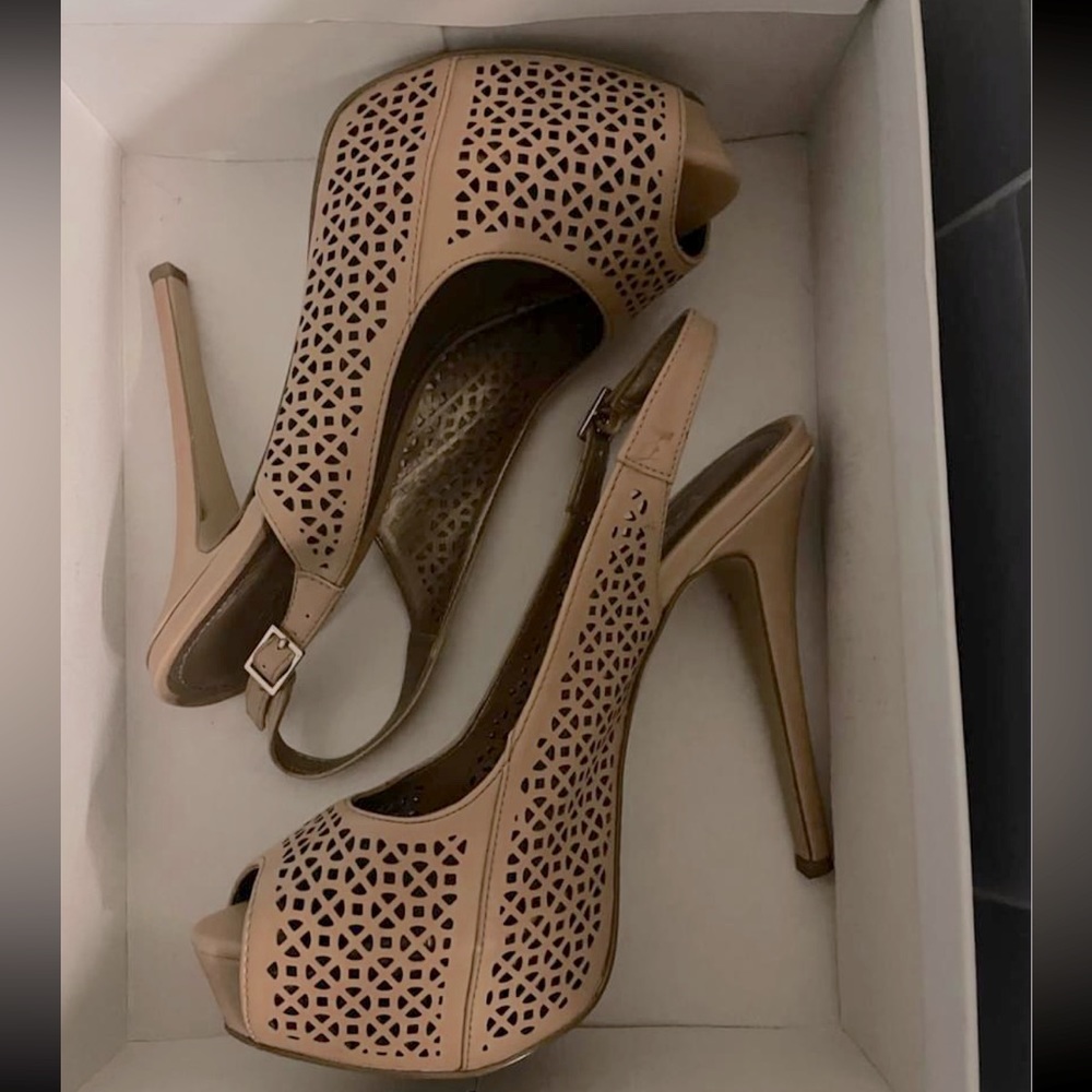 BCBG Heels 👠